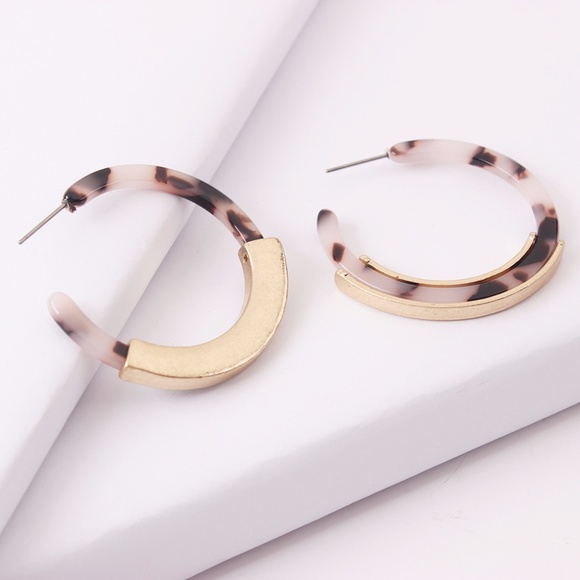 Tortoise Shell Hoops - Picture 4 of 5